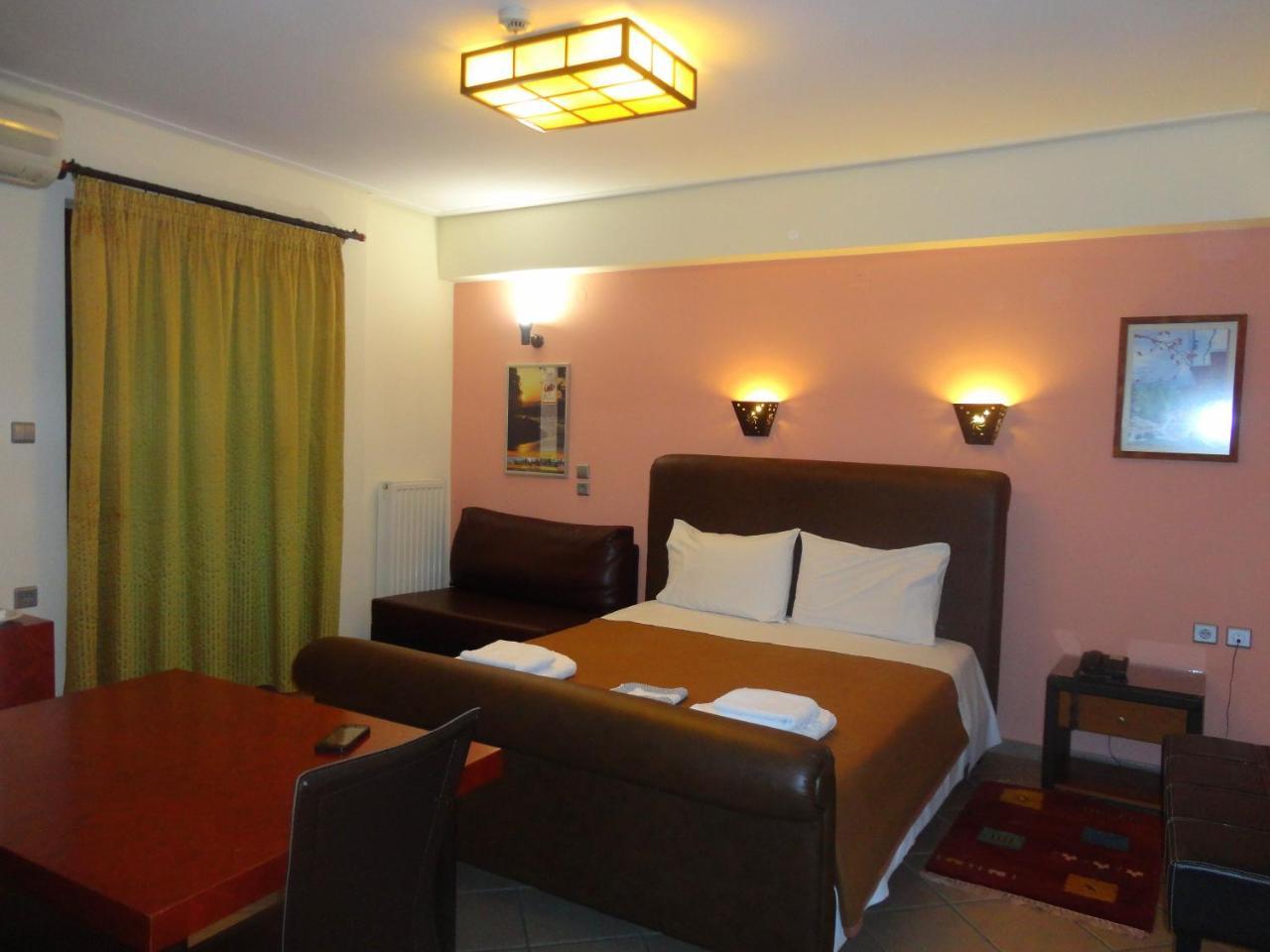 Lirio Guest House Makrakomi ภายนอก รูปภาพ
