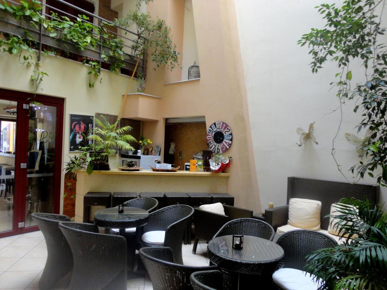 Lirio Guest House Makrakomi ภายนอก รูปภาพ