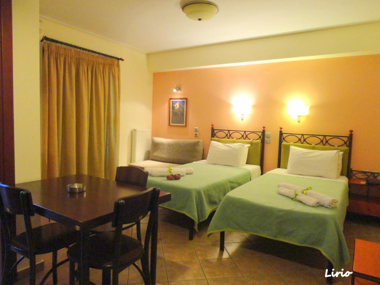 Lirio Guest House Makrakomi ภายนอก รูปภาพ